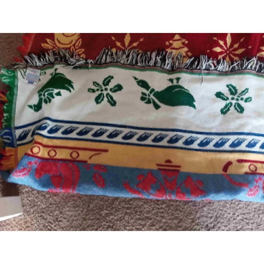 The Northwest Company Vintage Christmas Blanket High Bulk Acrylic 42' x 47'